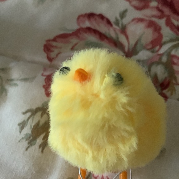 Set of Three Plush Chicks - Blue, Yellow, Pink With A decorative Chic Board - Picture 5 of 7